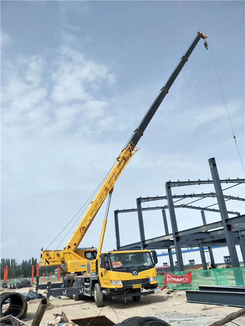 青田县超高层建筑钢结构吊装案例